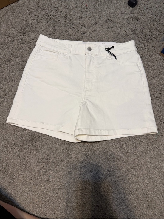 Zenana Outfitters Pants - Zenana Outfitters White High-Rise Jean Shorts